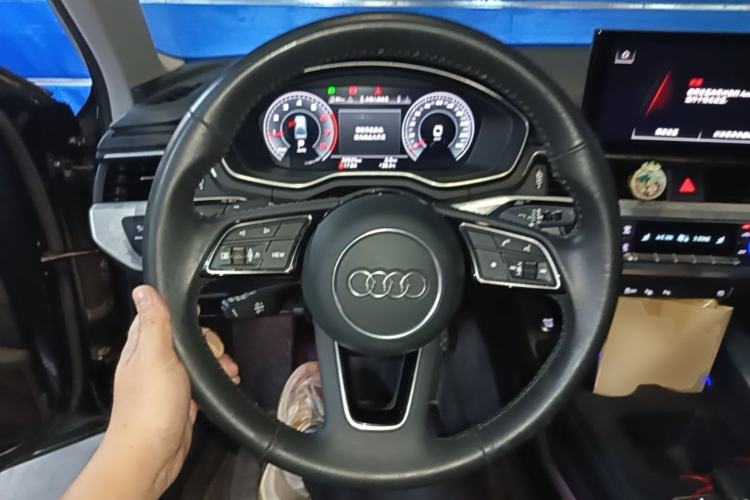 Used Audi A4L 2020 40 TFSI Luxury Dynamic Model Steering Wheel