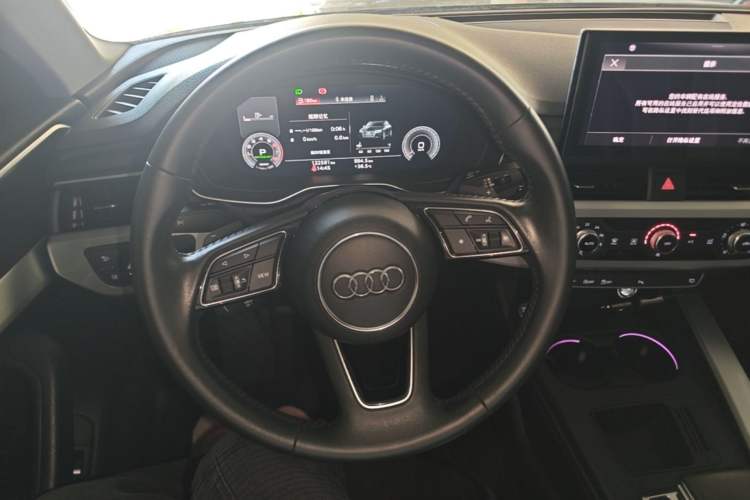 Used Audi A4L 2020 40 TFSI Fashion Dynamic Model Steering Wheel