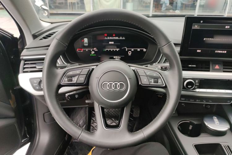 Used Audi A4L 2020 40 TFSI Luxury Dynamic Model Steering Wheel