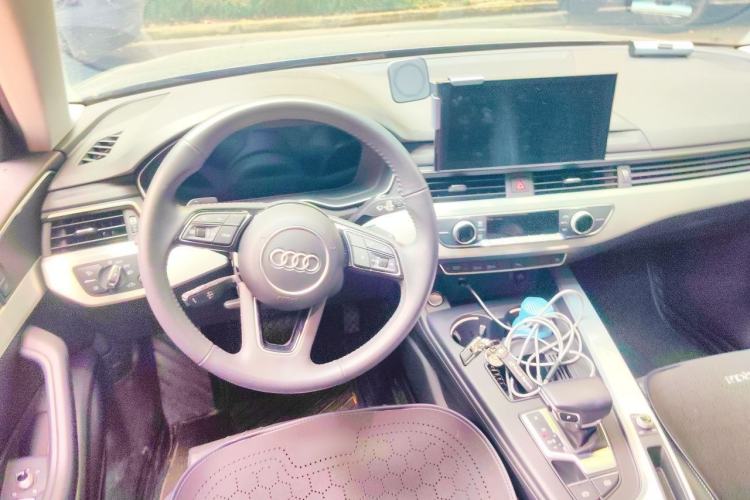 Used Audi A4L 2020 40 TFSI Fashion Dynamic Model Steering Wheel