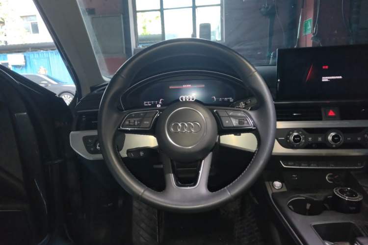 Used Audi A4L 2020 40 TFSI Fashion Dynamic Model Steering Wheel