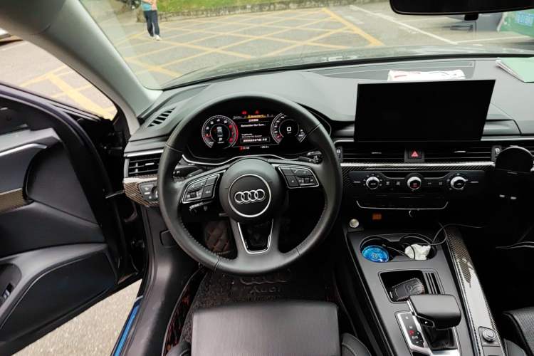 Used Audi A4L 2020 40 TFSI Fashion Dynamic Model Steering Wheel