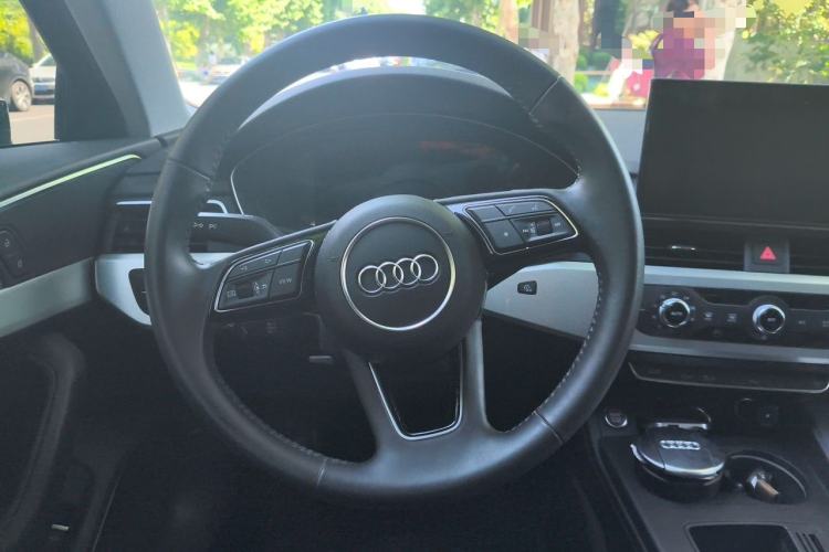 Used Audi A4L 2020 40 TFSI Fashion Dynamic Model Steering Wheel