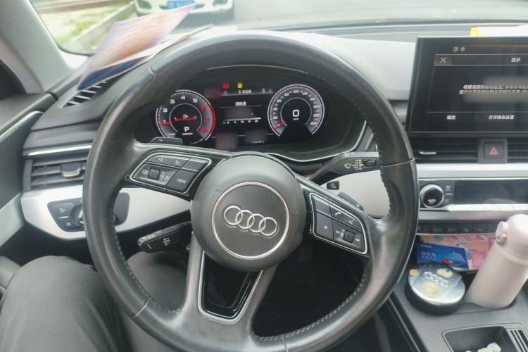 Used Audi A4L 2020 40 TFSI Luxury Dynamic Model Steering Wheel