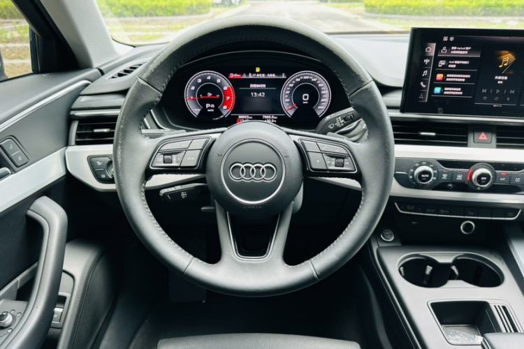 Used Audi A4L 2020 40 TFSI Fashion Dynamic Model Steering Wheel