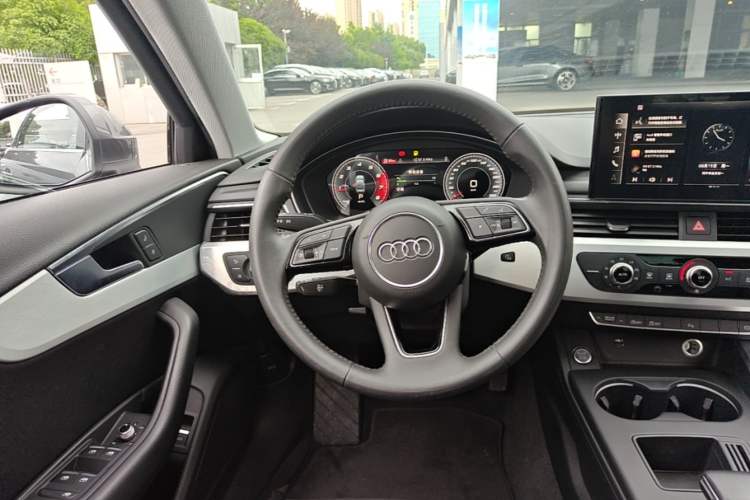Used Audi A4L 2020 40 TFSI Fashion Dynamic Model Steering Wheel