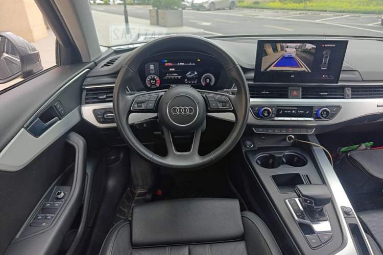 Used Audi A4L 2020 40 TFSI quattro Luxury Dynamic Model Steering Wheel