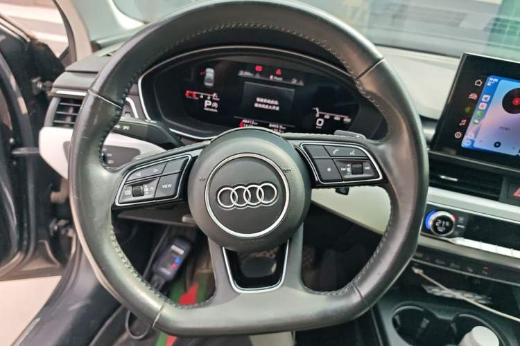 Used Audi A4L 2020 40 TFSI Luxury Dynamic Model Steering Wheel