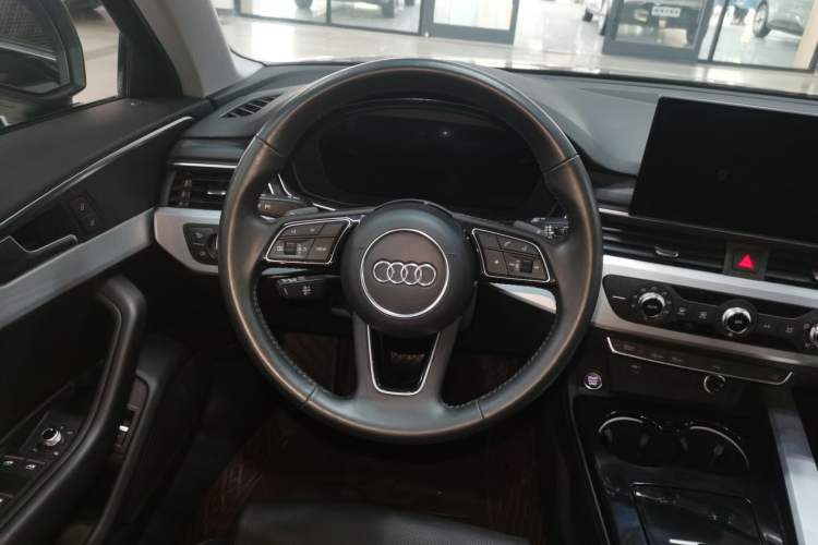 Used Audi A4L 2020 40 TFSI Fashion Dynamic Model Steering Wheel