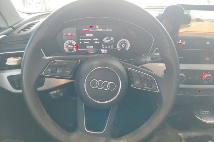 Used Audi A4L 2020 40 TFSI Fashion Dynamic Model Steering Wheel
