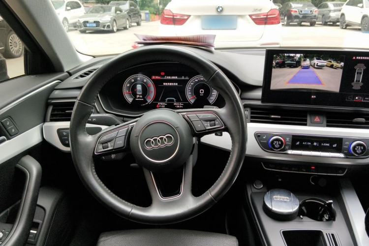 Used Audi A4L 2020 40 TFSI Luxury Dynamic Model Steering Wheel