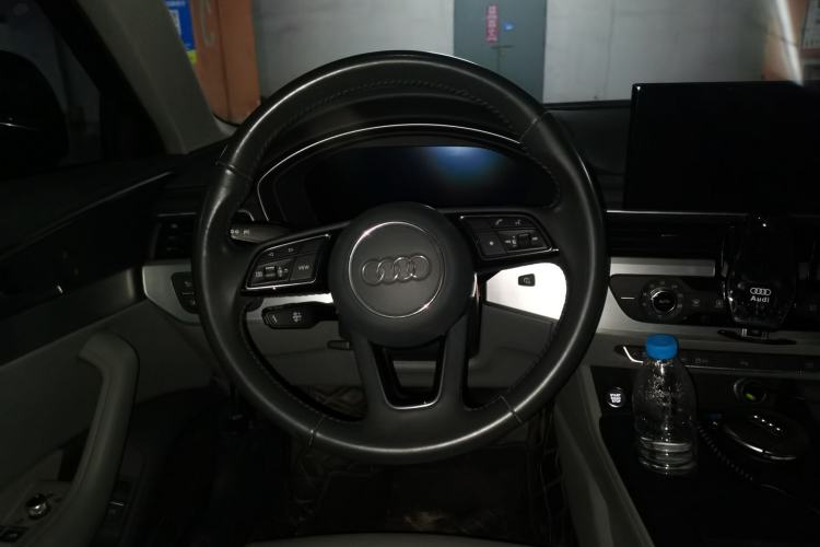 Used Audi A4L 2020 40 TFSI Fashion Dynamic Model Steering Wheel