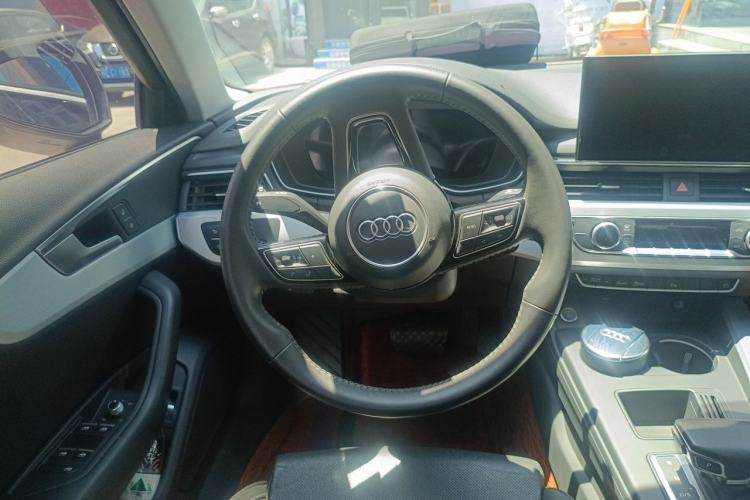 Used Audi A4L 2020 40 TFSI Fashion Dynamic Model Steering Wheel