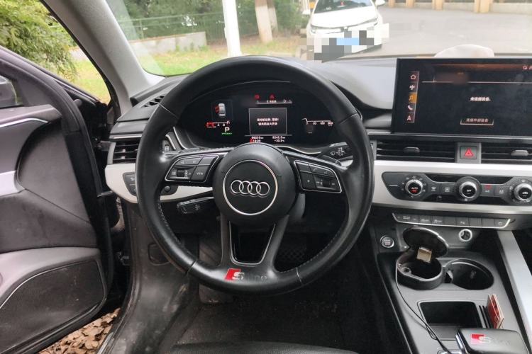 Used Audi A4L 2020 40 TFSI Fashion Dynamic Model Steering Wheel
