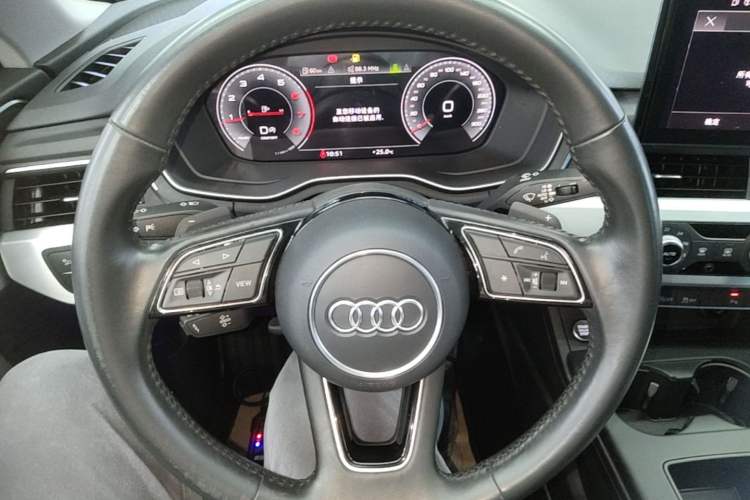 Used Audi A4L 2020 40 TFSI Fashion Dynamic Model Steering Wheel