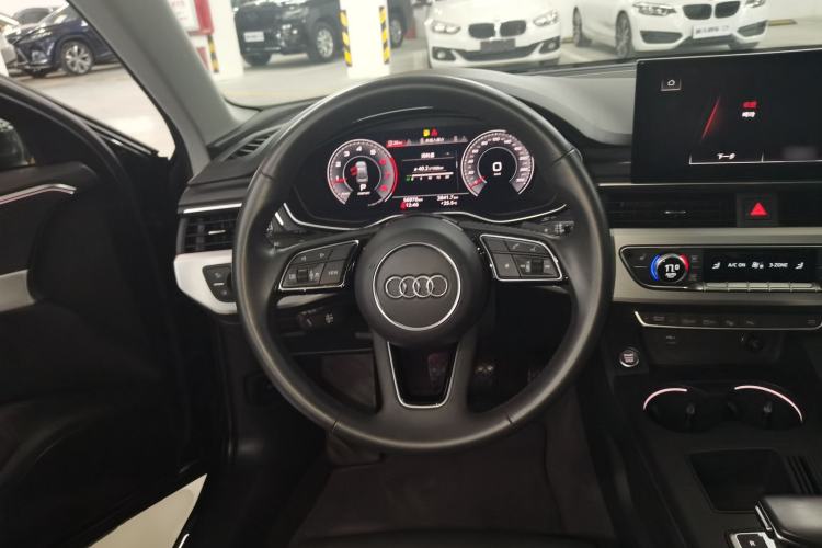 Used Audi A4L 2020 40 TFSI Fashion Dynamic Model Steering Wheel