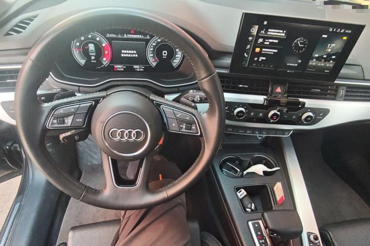 Used Audi A4L 2020 40 TFSI Fashion Dynamic Model Steering Wheel