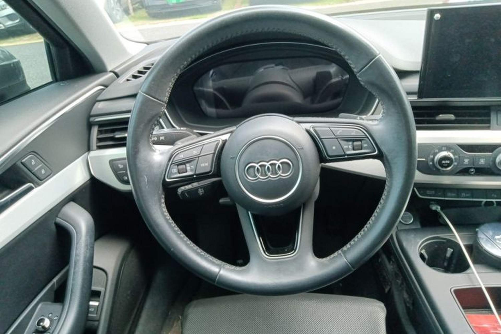 Used Audi A4L 2020 40 TFSI Fashion Dynamic Model Steering Wheel