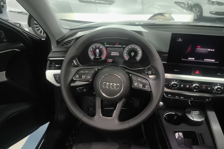 Used Audi A4L 2020 40 TFSI Fashion Dynamic Model Steering Wheel