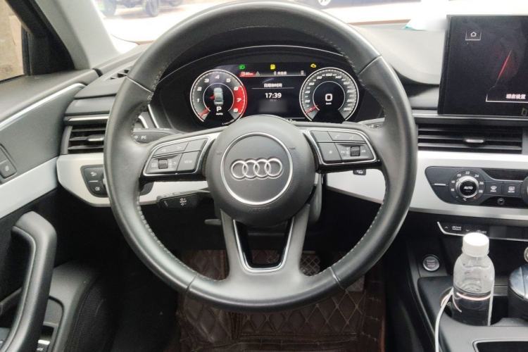 Used Audi A4L 2020 40 TFSI Fashion Dynamic Model Steering Wheel