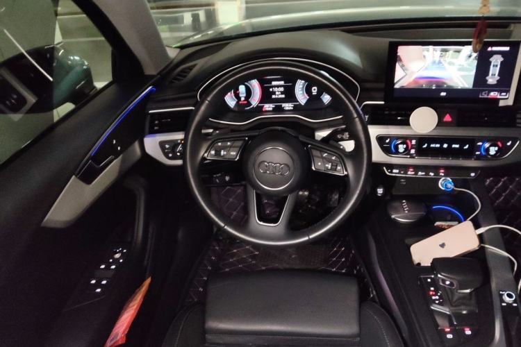Used Audi A4L 2020 40 TFSI Luxury Dynamic Model Steering Wheel