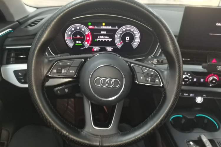 Used Audi A4L 2020 40 TFSI Fashion Dynamic Model Steering Wheel