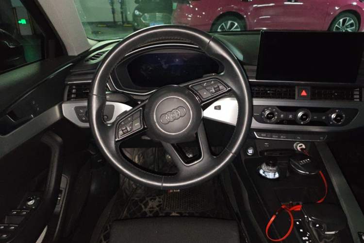 Used Audi A4L 2020 40 TFSI Fashion Dynamic Model Steering Wheel