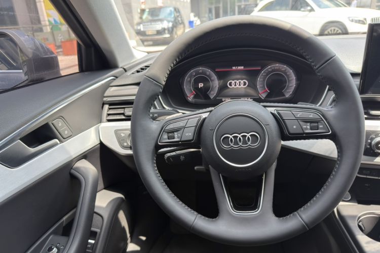 Used Audi A4L 2020 40 TFSI Fashion Dynamic Model Steering Wheel