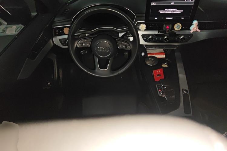 Used Audi A4L 2020 40 TFSI Fashion Dynamic Model Steering Wheel
