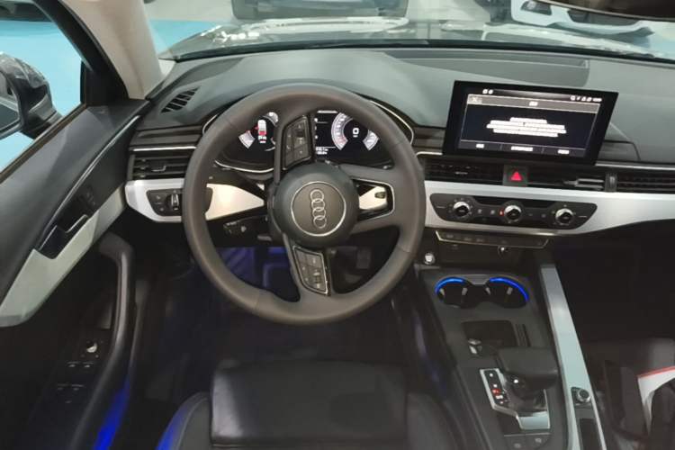 Used Audi A4L 2020 40 TFSI Fashion Dynamic Model Steering Wheel