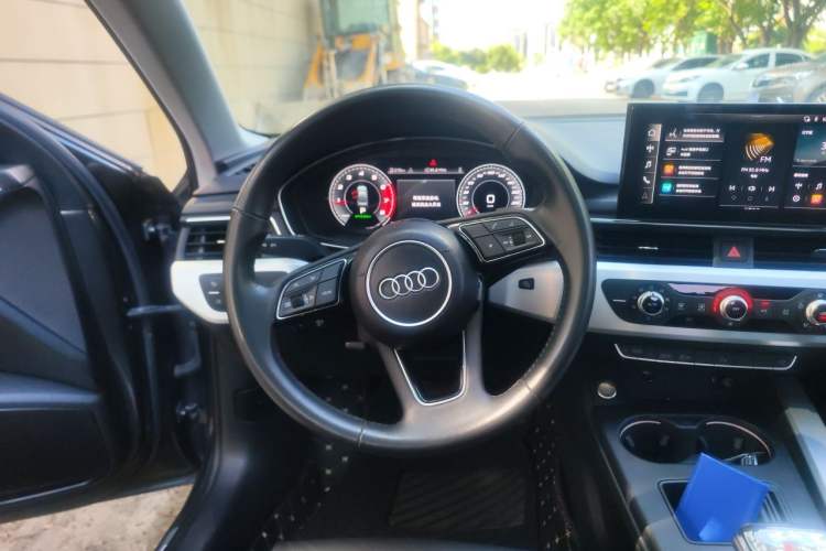 Used Audi A4L 2020 40 TFSI Fashion Dynamic Model Steering Wheel
