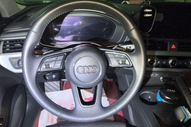 Used Audi A4L 2020 40 TFSI Fashion Dynamic Model Steering Wheel