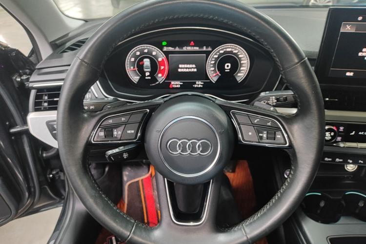 Used Audi A4L 2020 40 TFSI Luxury Dynamic Model Steering Wheel