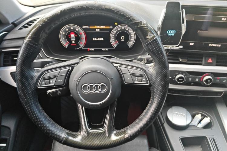 Used Audi A4L 2020 40 TFSI Fashion Dynamic Model Steering Wheel