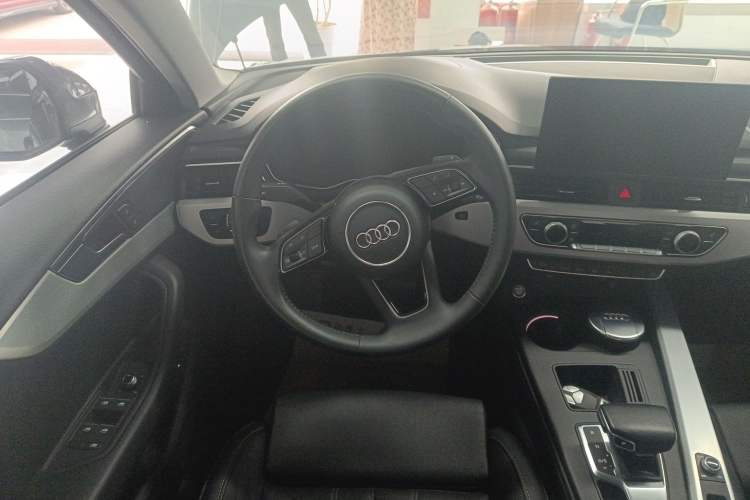 Used Audi A4L 2020 40 TFSI quattro Luxury Dynamic Model Steering Wheel