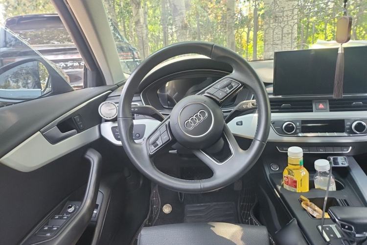 Used Audi A4L 2020 40 TFSI Fashion Dynamic Model Steering Wheel