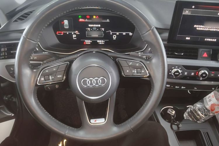 Used Audi A4L 2020 40 TFSI Fashion Dynamic Model Steering Wheel