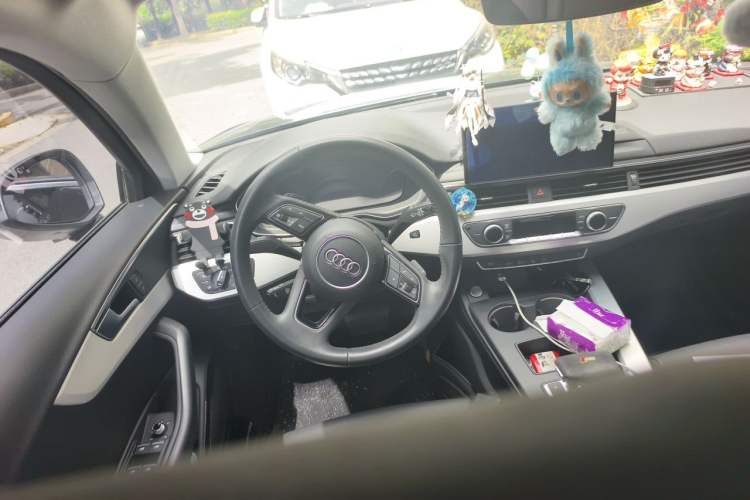 Used Audi A4L 2020 40 TFSI Fashion Dynamic Model Steering Wheel