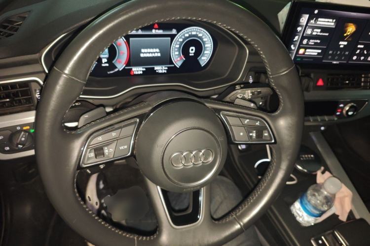 Used Audi A4L 2020 40 TFSI Fashion Dynamic Model Steering Wheel