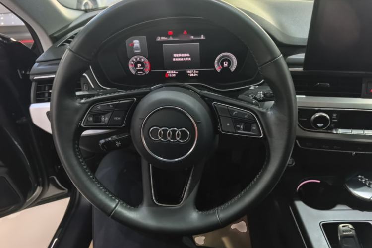 Used Audi A4L 2020 40 TFSI Fashion Dynamic Model Steering Wheel