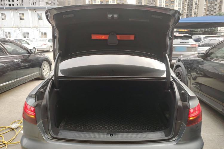 Used Audi A4L 2020 40 TFSI Fashionable and Elegant Model Trunk