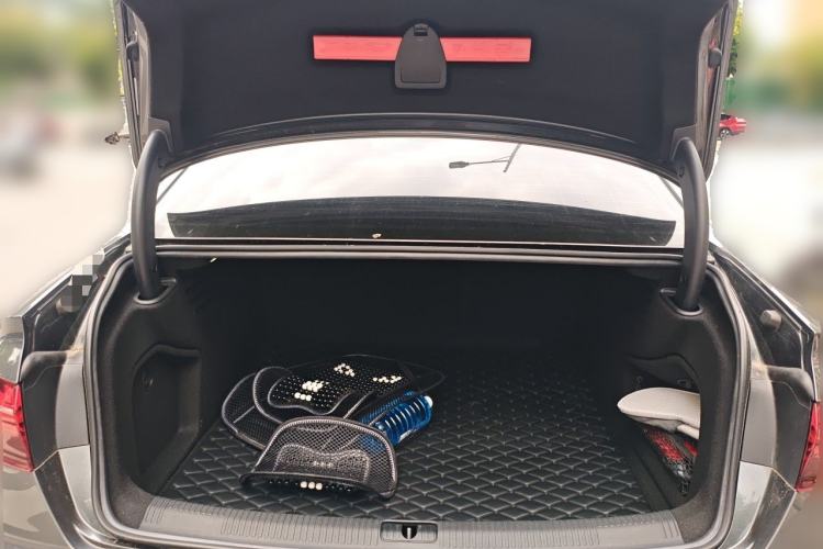Used Audi A4L 2020 40 TFSI Fashionable and Elegant Model Trunk