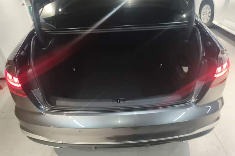 Used Audi A4L 2020 40 TFSI Fashion Dynamic Model Trunk