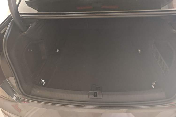 Used Audi A4L 2020 40 TFSI Fashion Dynamic Model Trunk