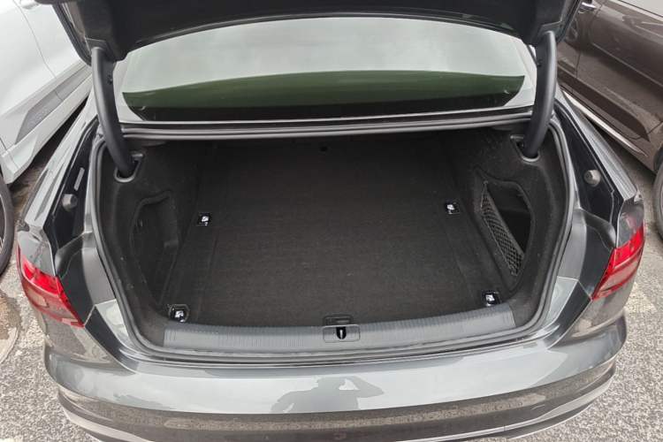 Used Audi A4L 2020 40 TFSI Fashion Dynamic Model Trunk