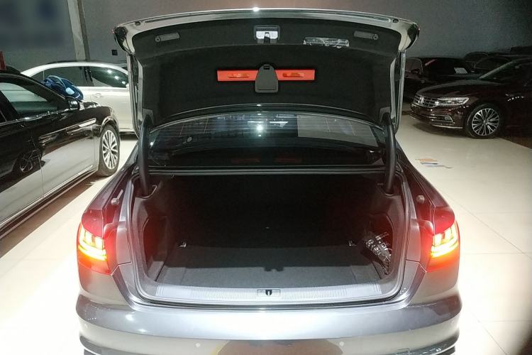Used Audi A4L 2020 40 TFSI Fashionable and Elegant Model Trunk