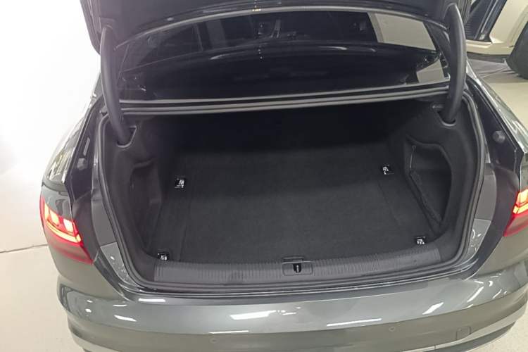 Used Audi A4L 2020 40 TFSI Fashion Dynamic Model Trunk