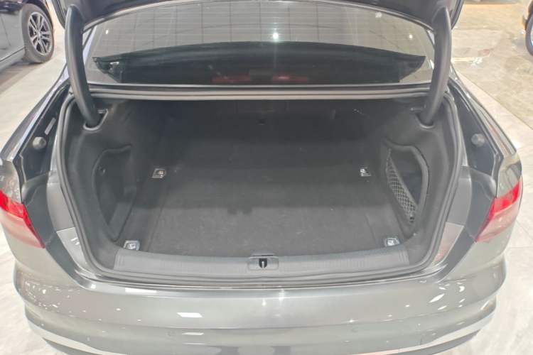 Used Audi A4L 2020 40 TFSI Fashion Dynamic Model Trunk