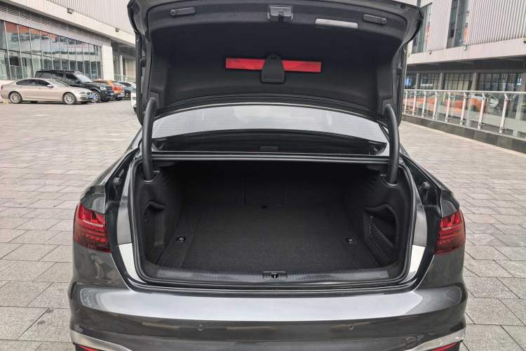 Used Audi A4L 2020 40 TFSI Fashion Dynamic Model Trunk