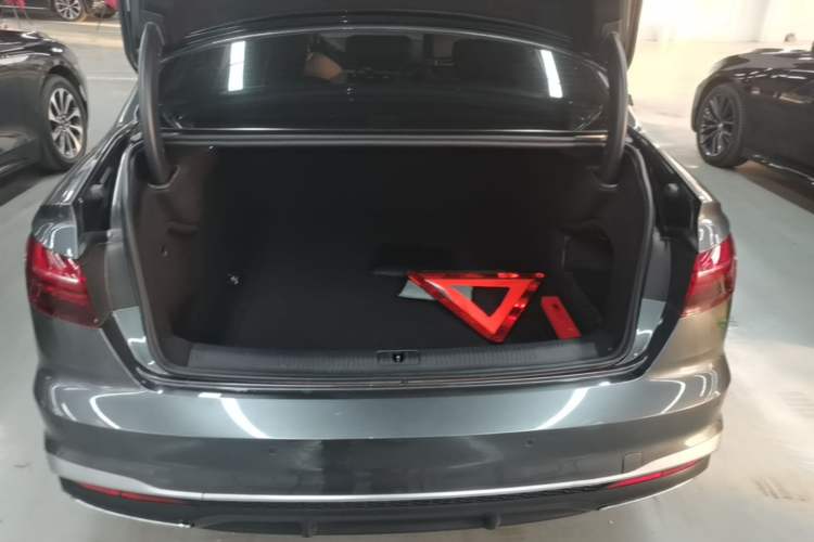 Used Audi A4L 2020 40 TFSI Fashion Dynamic Model Trunk